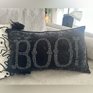 Magaschoni Halloween BOO pillow